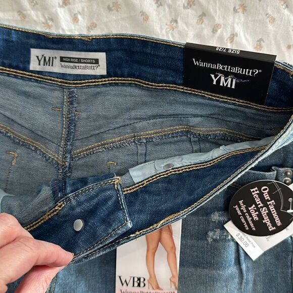 YMI WBB WannaBettaButt? High Rise Shorts distressed rip size 7 NWT - Picture 4 of 7